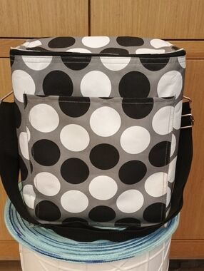 Thirty-one Black/White Polka Dot Silver Metallic Insulated Interior Cooler Bag